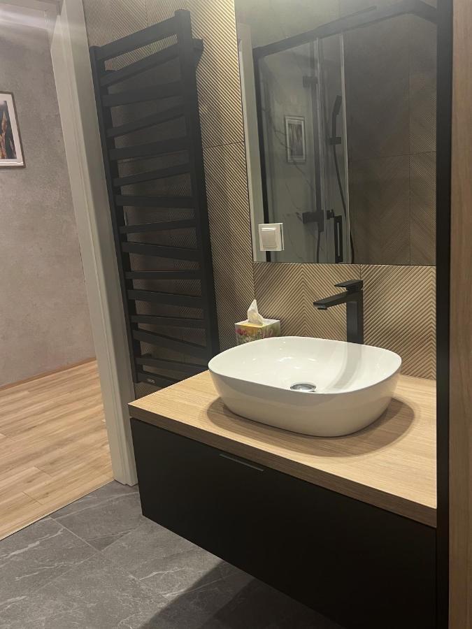 Amsterdam - Nowy Apartament W Centrum Z Prywatnym Zadaszonym Parkingiem ノヴィ・タルク エクステリア 写真